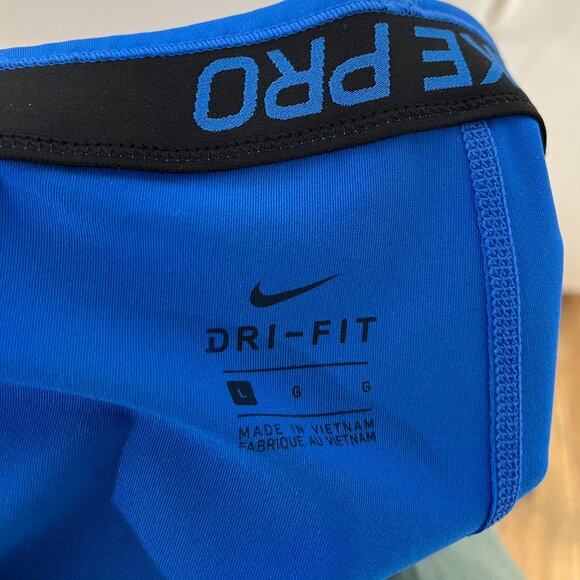 Nike Pro Women's Mid-Rise Training Capris - Picture 4 of 4